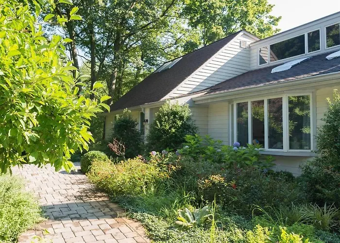 2-Br Stylish Apt & Sauna In Woods. 24/7 Check-In.